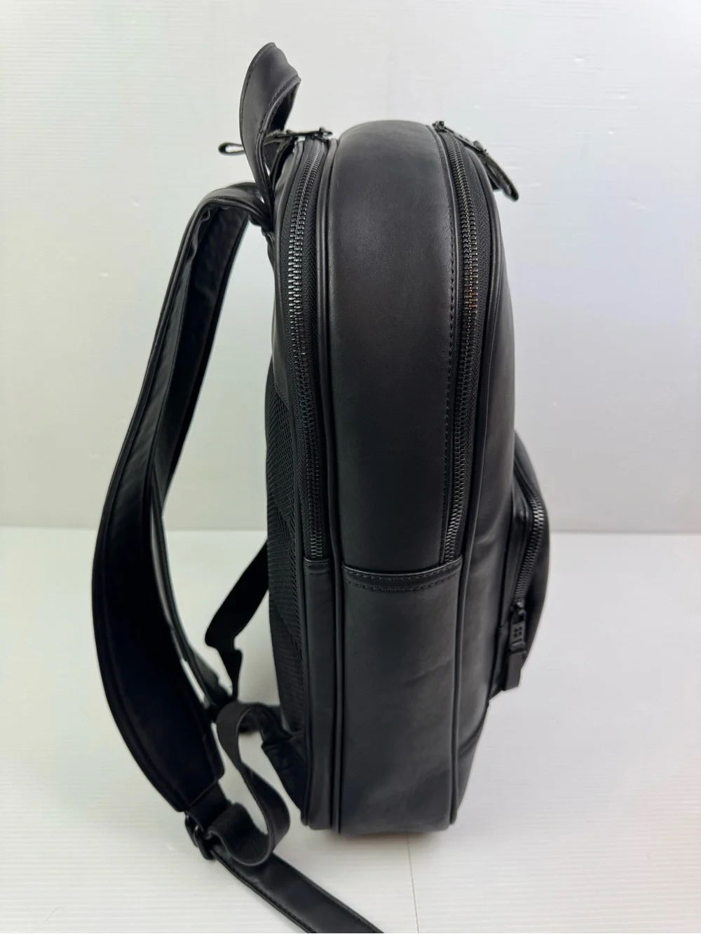 Qualtrics black waterproof